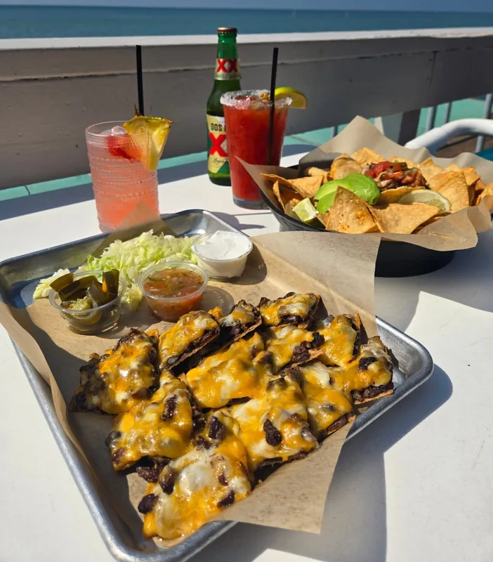 Nachos at Louie's Backyard